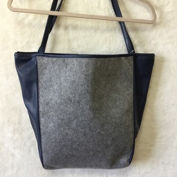 Neiman Marcus Gray Tote Bag - Picture 2 of 4